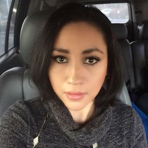 Meet your Posher, Elena